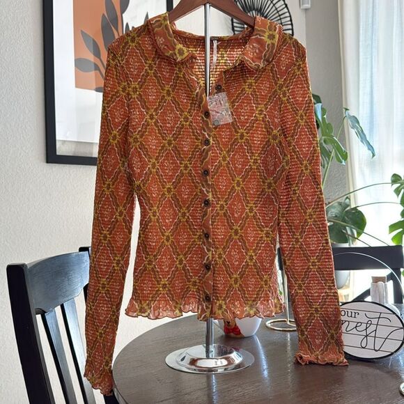 NWOT Free People Caught a Feeling Button Down Long Sleeves S Slim Fit Smocked - Picture 6 of 15